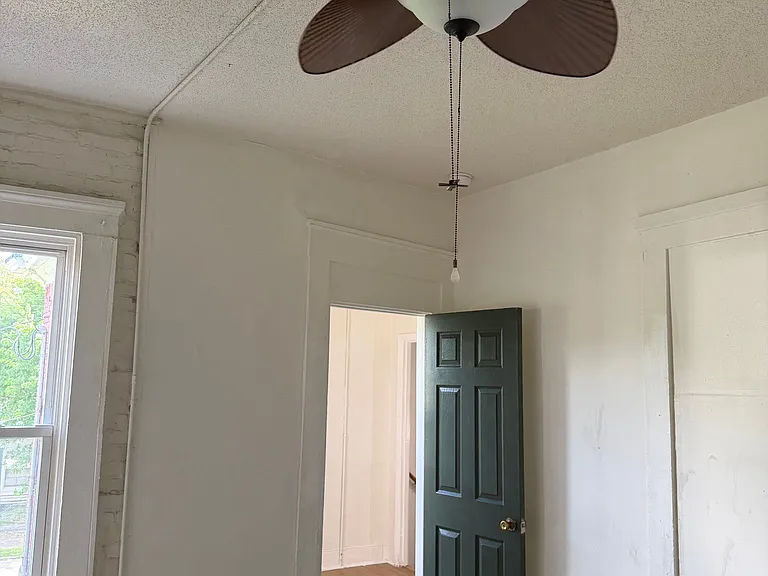 2429 Griffiths Ave — Photo 17