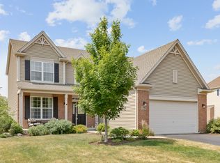 1294 Dorr Dr, Sugar Grove, IL 60554