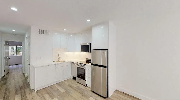 2200 Jackson St — Photo 27