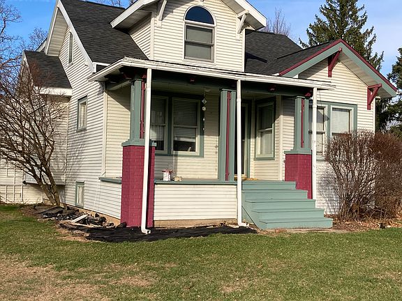 Front of house -- side view