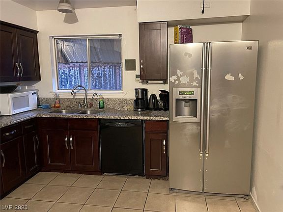 3rd image of 4309 Esmeralda Ave