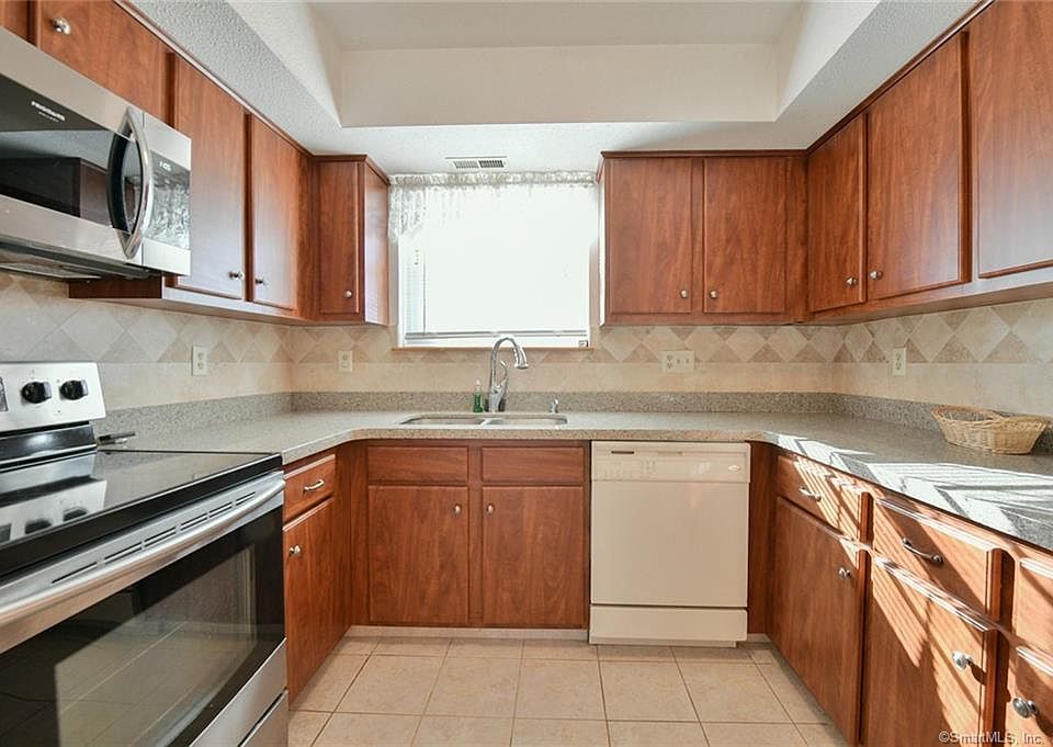 Sheltered Ponds Condominiums Apartment Rentals Plainville, CT Zillow