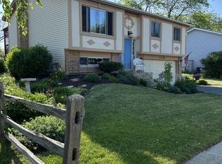 6S050 Park Meadow Dr, Naperville, IL 60540