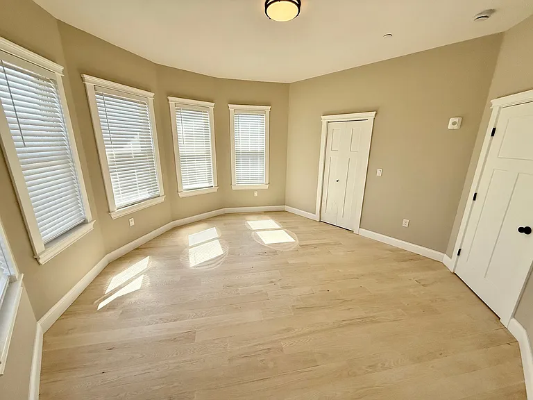 2 Beach Rd #1 — Photo 11