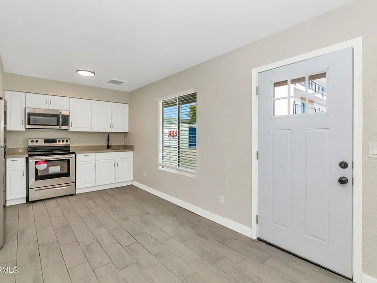 1459 E Taylor St #2 — Photo 2