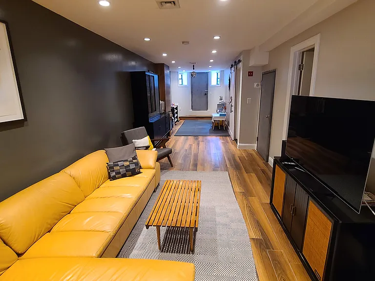 454 Irving Ave #1 — Photo 7