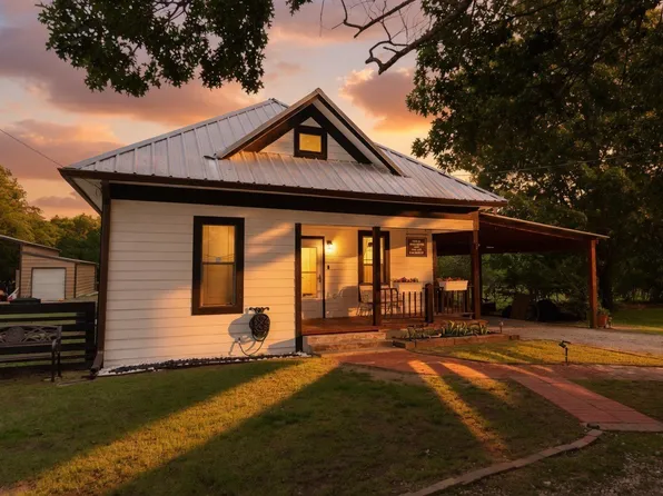 504 N Fordyce St, Blooming Grove, TX 76626