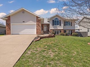 1005 N 15th Ave, Ozark, MO 65721