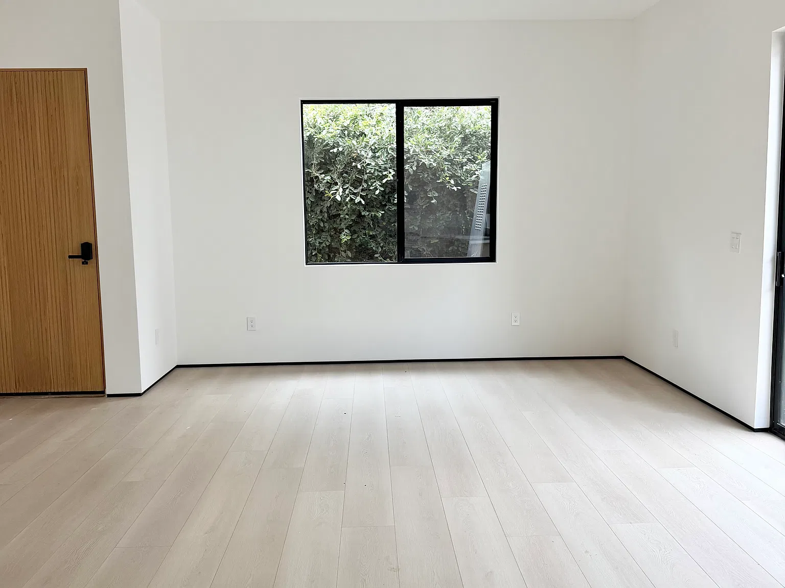 3 bed, $5,250 — Photo 4