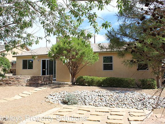 4th image of 6905 Vivian Dr NE