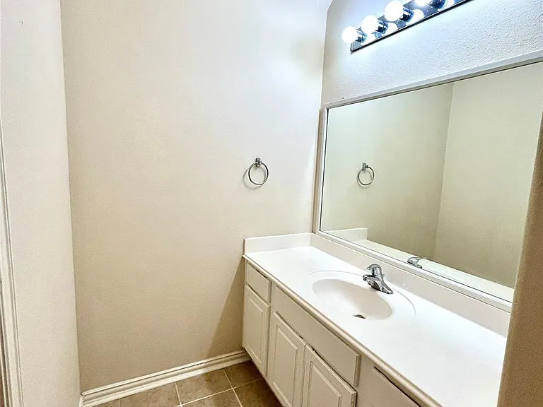 2516 Brittany Lakes Dr — Photo 22