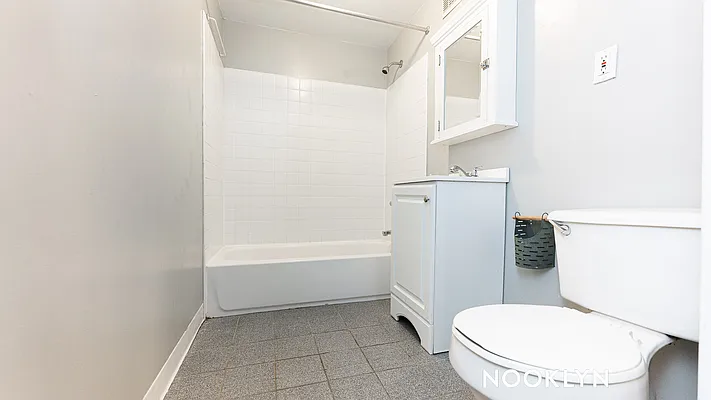 Rented by Nooklyn NYC LLC | media 8