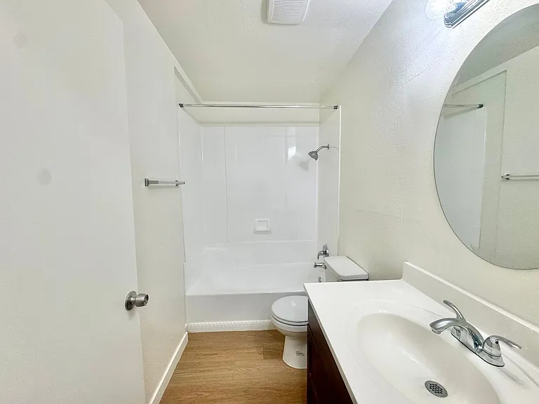 Westpark Apartments — Photo 15