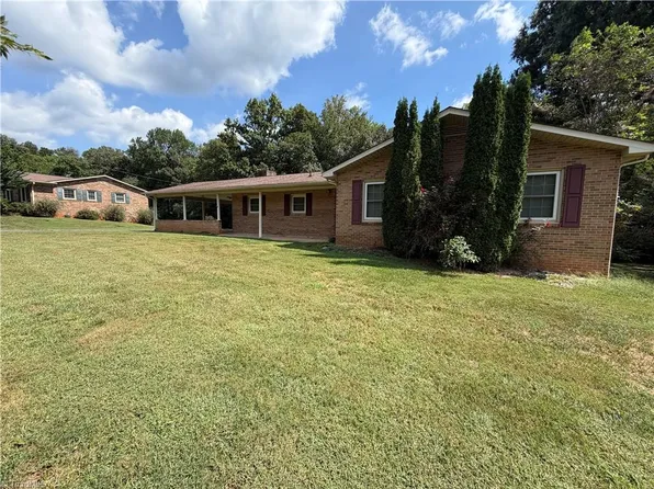 291 Michael Dr, Dobson, NC 27017