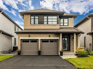 38 Thunderbolt St, Ottawa, ON K2V 0L9