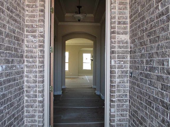 2nd image of 1083 Waverly Dr