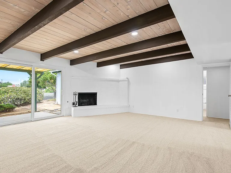 5708 Lamas St — Photo 3