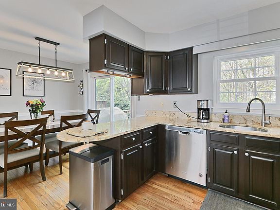 3rd image of 7307 Ardglass Dr