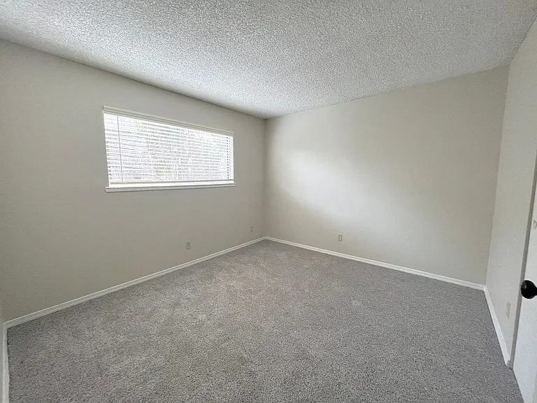 2805 - 2807 H Street - Fireside West — Photo 6