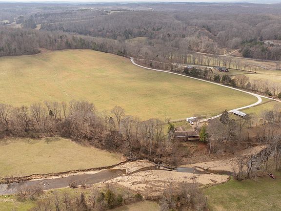 2nd image of 428 Gwin Cemetery Rd