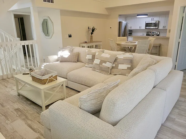 3108 Fairway Dr N — Photo 3