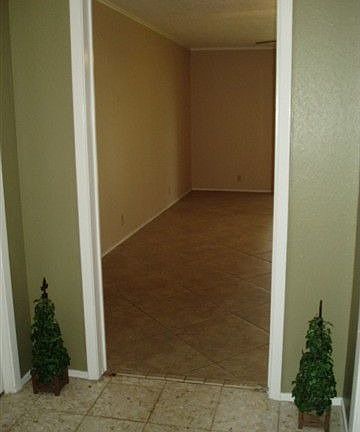 3rd image of 663 Marilyn Ln