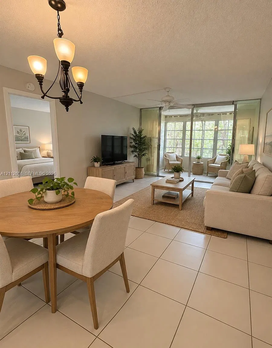 Lime Bay Condominium 7 — Photo 3