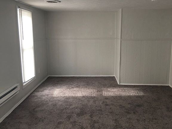 3rd image of 2606 Queen Ave #Up-4