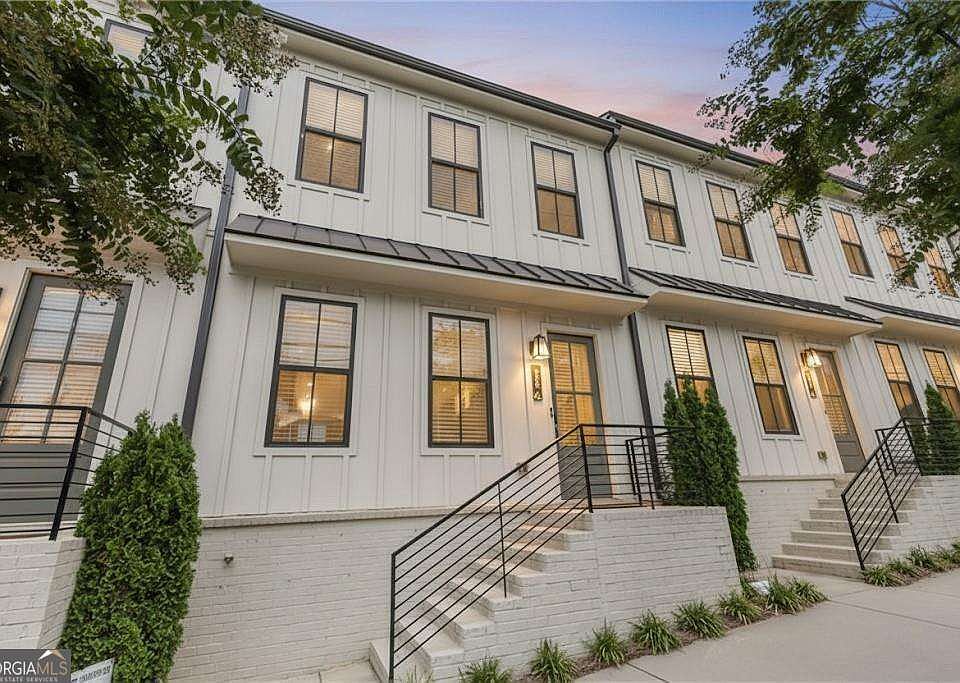 1st image of 988 Viney Way NW