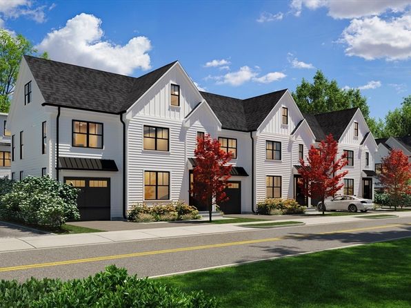 36 Loomis St #302, Bedford, MA 01730