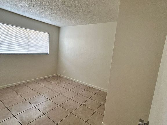 5th image of 1012 Rodgers Rd #10-1