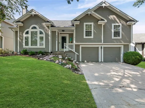 22010 W 51st Ct, Shawnee, KS 66226