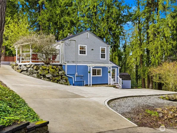 16714 SE Newport Way, Bellevue, WA 98006