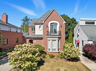 638 Hanna St, Birmingham, MI 48009