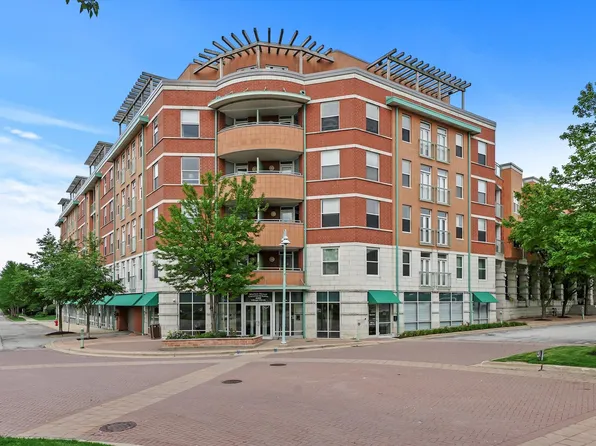 400 Village Cir Unit 303, Willow Springs, IL 60480