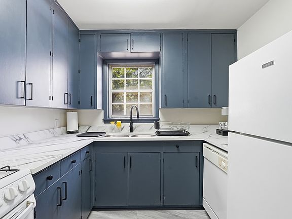 5th image of 209 N Fillmore St #3