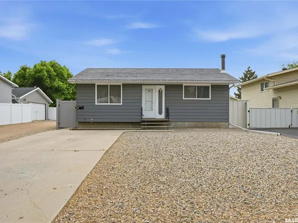 7 Upland DRIVE, Regina, SK S4R 0B8