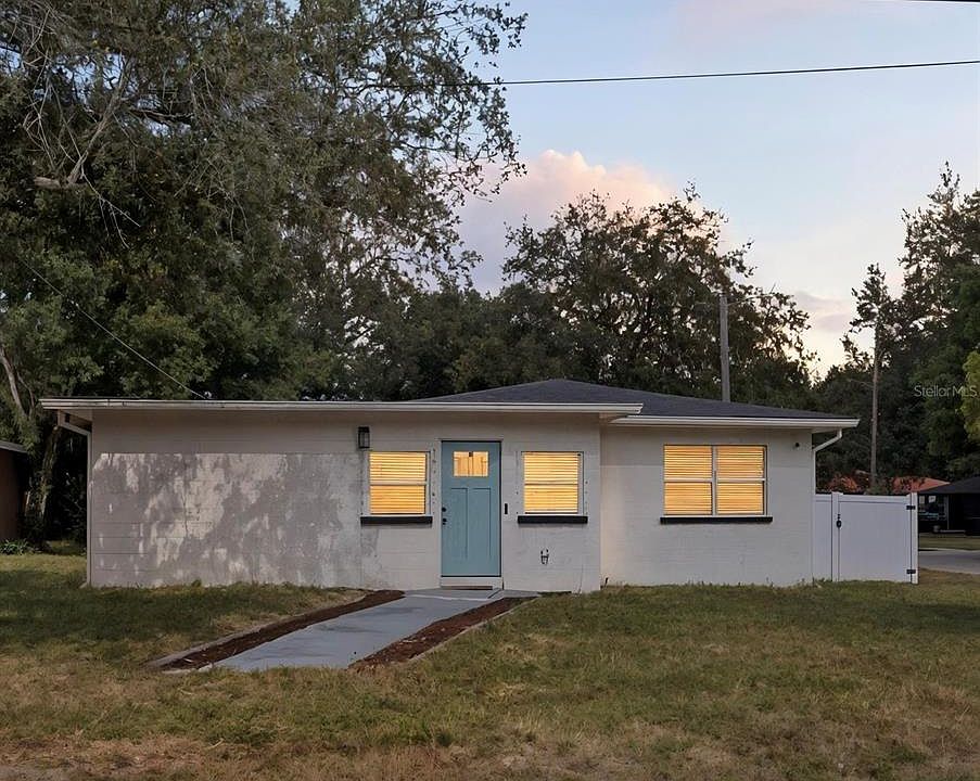 1st image of 3020 E IDLEWILD AVENUE