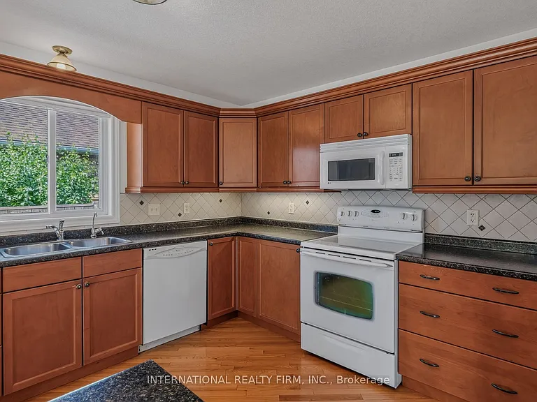 18 Sea Breeze Dr — Photo 13