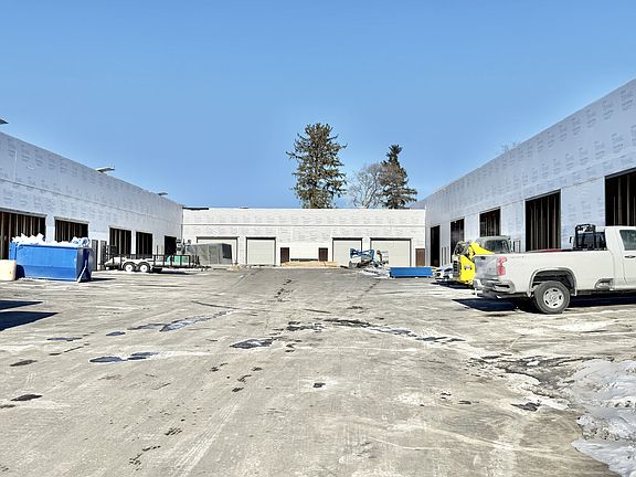 2nd image of 112 W Burbank Ave #3