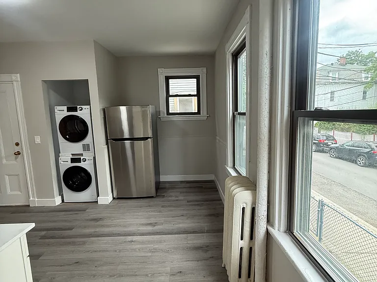 32 Walnut St #2 — Photo 5