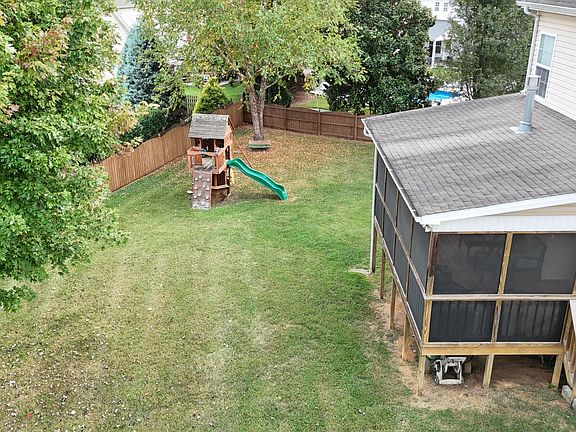 4th image of 4501 Sunsplash Ln
