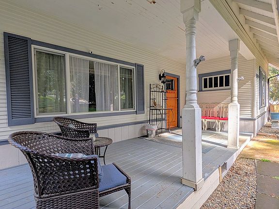 3rd image of 2110 E Main St