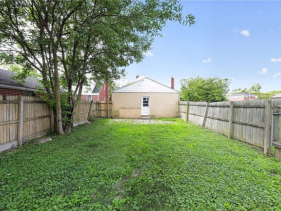 3rd image of 2816 Hazelwood Ave