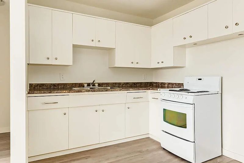 Edmonton Apartment for rent - 2 Bedrooms — photo 5