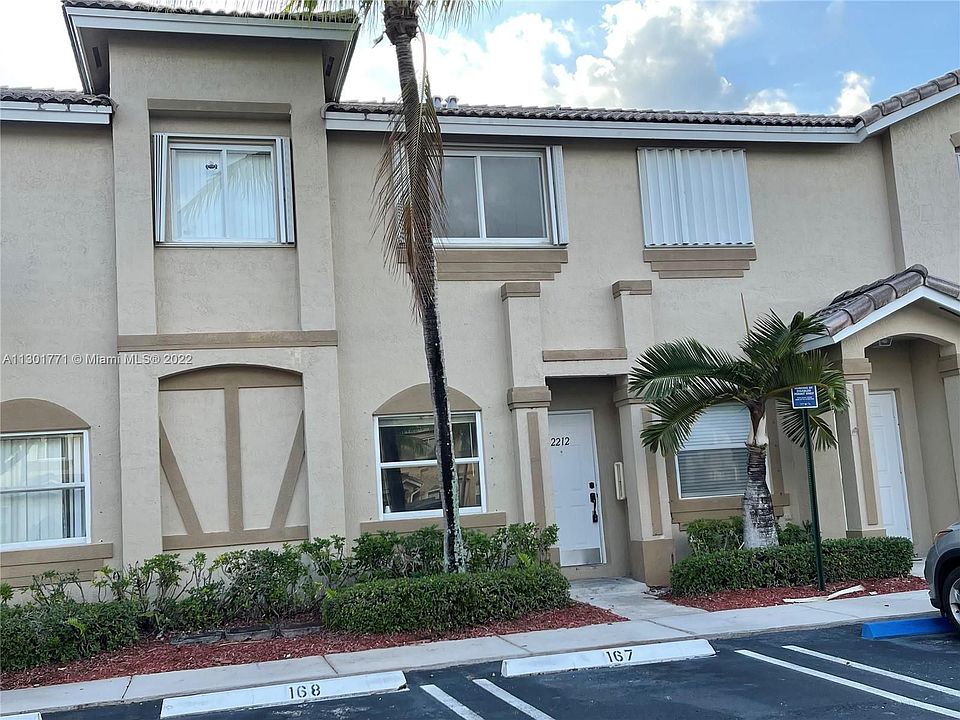 1st image of 2212 SE 25th Ave #2212