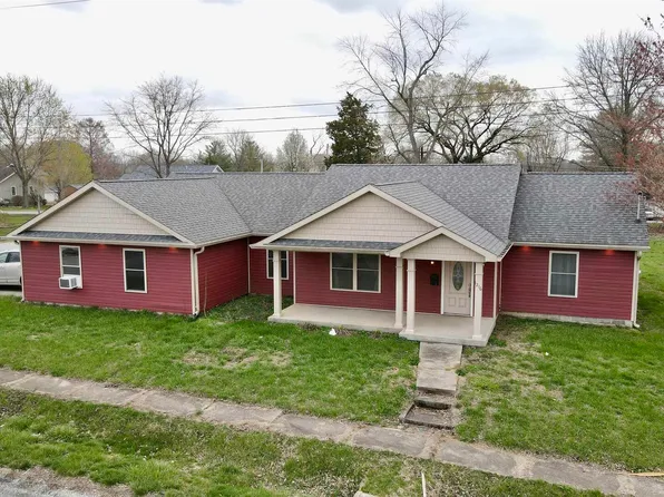 1216 E Elm St, West Frankfort, IL 62896