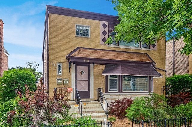 1st image of 2418 W Jarvis Ave