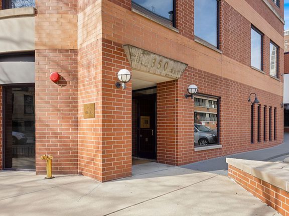 3rd image of 350 W Belden Ave APT 516