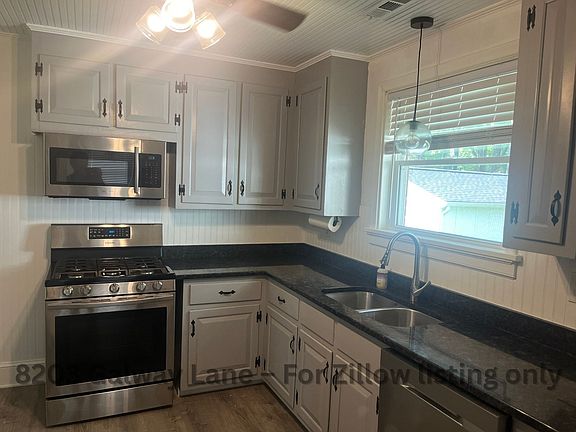 3rd image of 8203 Galway Ln
